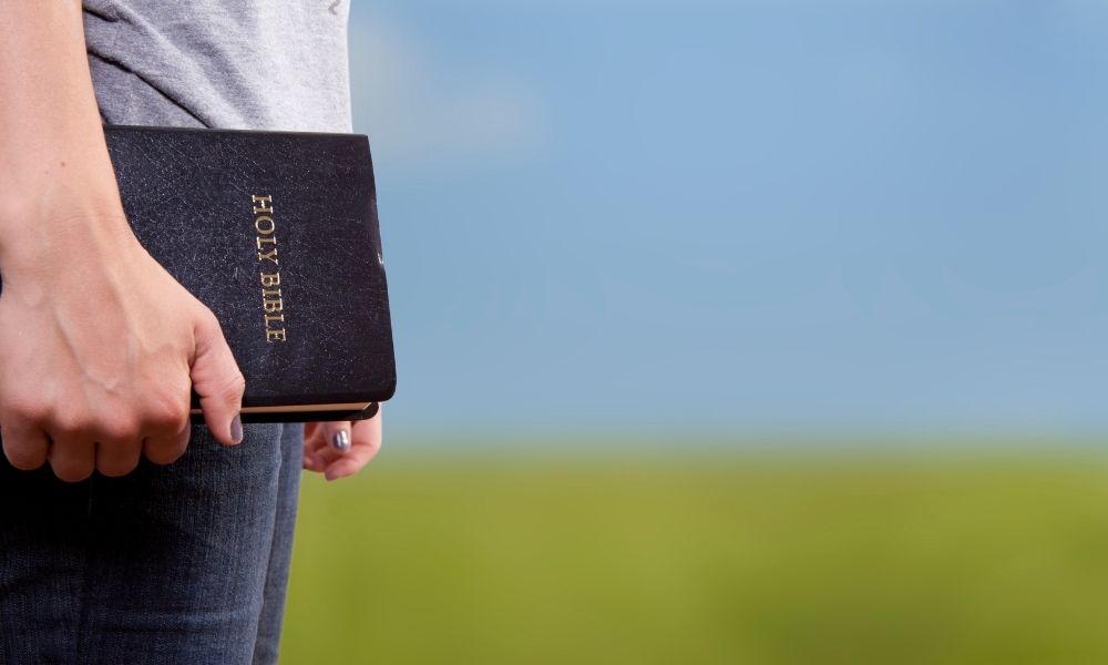 3 Reasons To Purchase a Premium Leather Bible