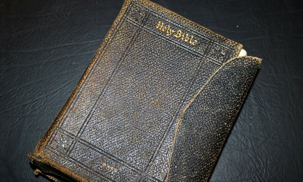7 Different Types of Leather-Bound Bibles