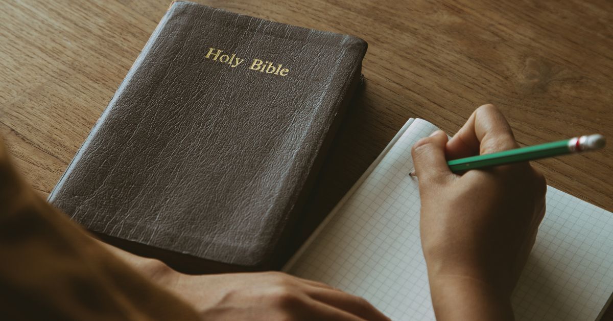 Simple Ways To Start Journaling in Your Bible