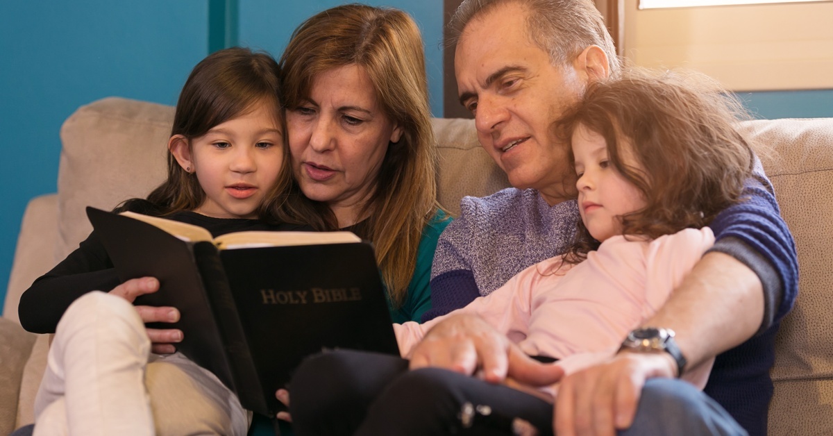 5 Tips for Studying the Bible as a Family