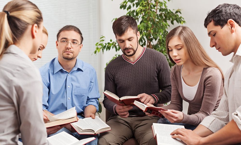 How To Start a Bible Study Group in Your Community