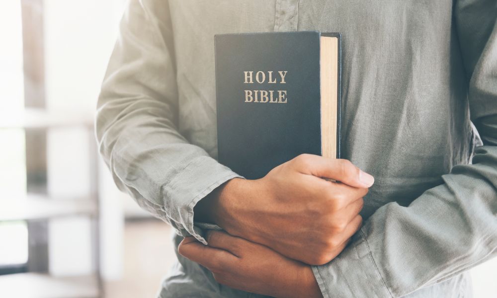 3 Ways To Stay Connected to Christ in a Digital World